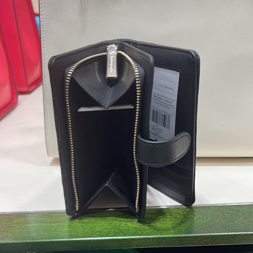 Kate Spade Carey Medium Compartment Bifold Wallet 
COLOR: Black
NWT - Picture 16 of 16